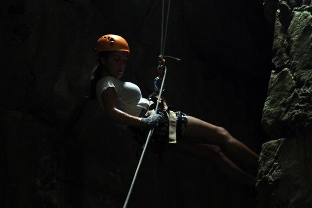 Some areas in the cave are very dark so players have to observe carefully.