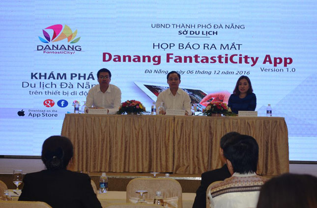 Ứng dụng Danang Fantasticity sẽ góp thêm tiện ích cho du khách khi trải nghiệm du lịch tại Đà Nẵng. Ảnh: THU HÀ