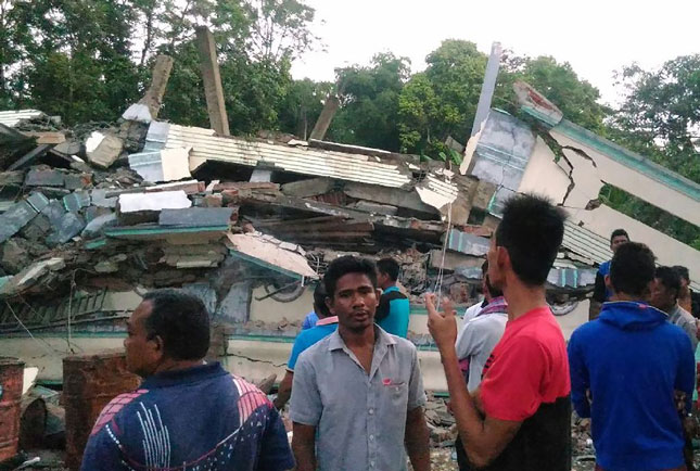 Tỉnh Aceh bị tàn phá nặng nề trong trận động đất. 					    Ảnh: AFP