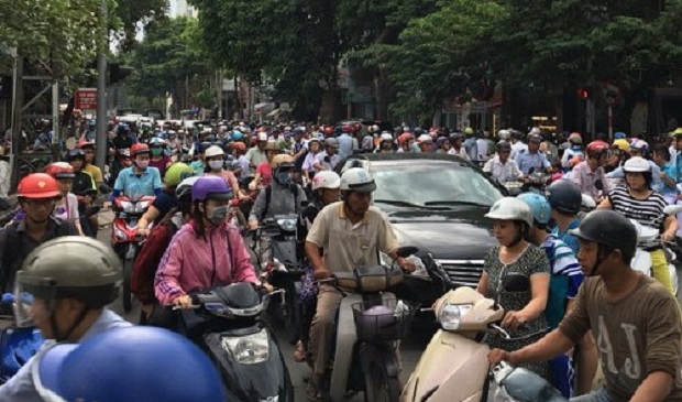 A traffic jam on a street in the central Vietnamese city of Da Nang Tuoi Tre