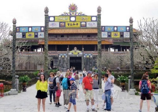 Tourists in the Hue ancient relic site (Souce: VNA)