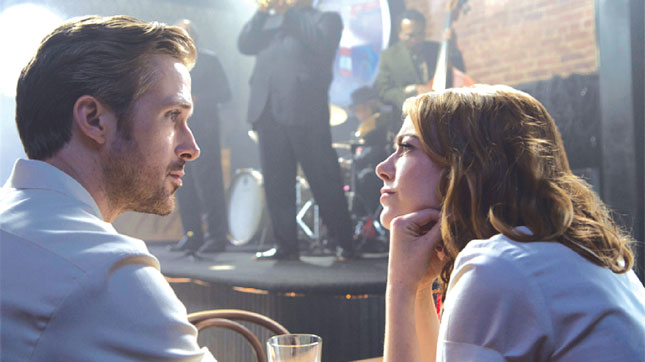 Diễn viên Ryan Gosling và Emma Stone trong phim “La La Land”.