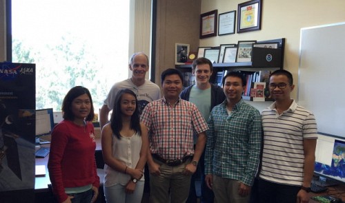 Professor Nguyen Dinh Phu (R, fourth) and his research team at the Center for Hydrometeorology & Remote Sensing at the University of California, Irvine