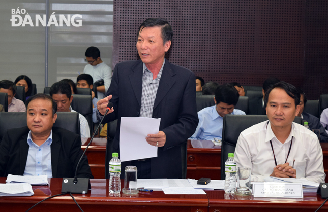 Giám đốc Sở Giao thông vận tải Lê Văn Trung trả lời tại buổi họp báo