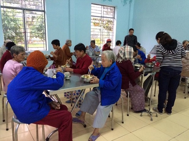 Old people are cared at the Da Nang social support centre (Photo from the centre's Facebook Page)