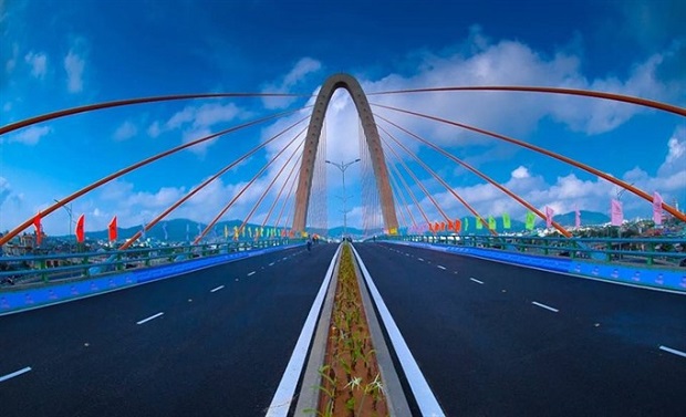A view of a fly-over at the city’s northwestern entrance. Read more at http://vietnamnews.vn/life-style/348470/photo-exhibition-to-mark-da-nangs-20-year-development.html#rRRZuZWDwI5jWO42.99