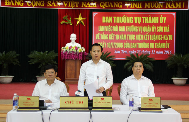 Bí thư Thành ủy, Chủ tịch HĐND thành phố Nguyễn Xuân Anh phát biểu kết luận tại buổi làm việc