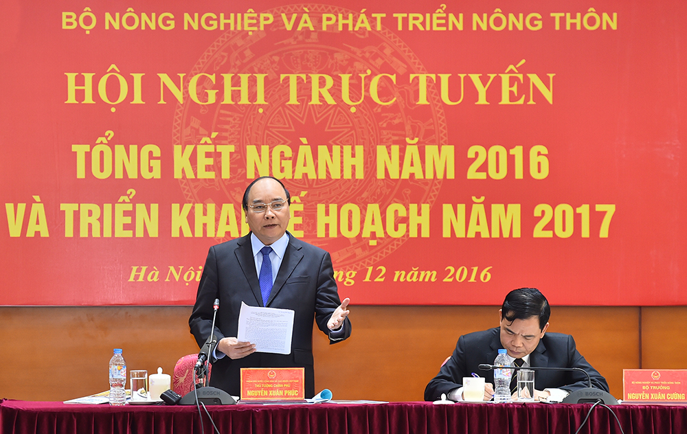 Thủ tướng nêu rõ: “Thể chế ràng buộc sự phát triển thì phải bãi bỏ ngay, đừng để các thể chế đó bắt chúng ta phải chạy theo, phải sợ nó một cách vô lý” - Ảnh: VGP