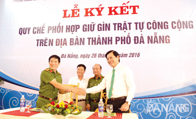 Ký kết quy chế phối hợp giữ gìn trật tự công cộng trong hoạt động kinh doanh vận tải hành khách trên địa bàn thành phố.