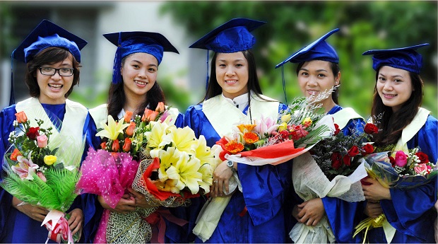 ‘Tuoi Tre Da Nang’ (The Youth of Da Nang) by Phan Ngoc Hoi