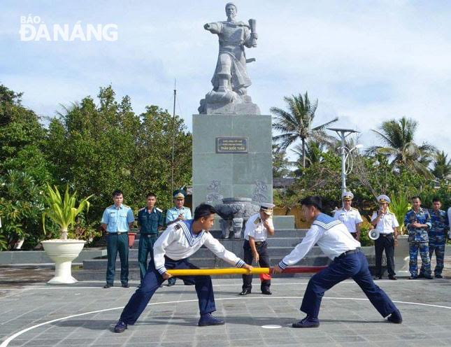 Thi đẩy gậy