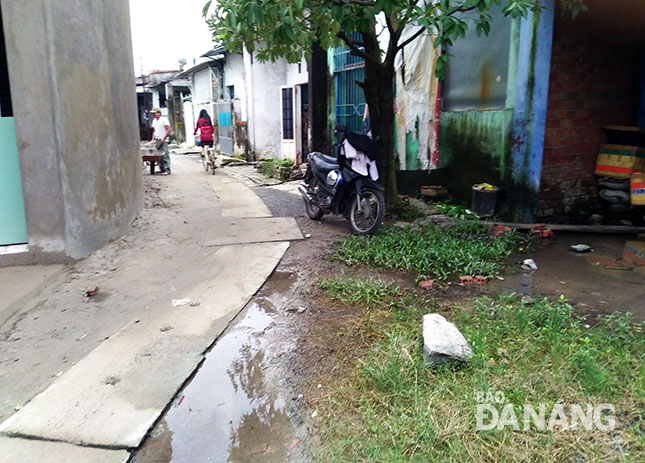 Khu vực Đa Phước 2 (phường Hòa Khánh Bắc, quận Liên Chiểu) có nguy cơ ngập cục bộ mỗi khi trời mưa. 				Ảnh: TRỌNG HUY