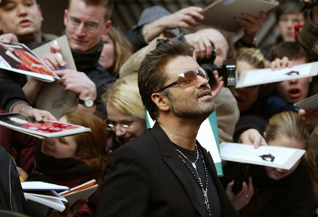 Danh ca George Michael luôn được người hâm mộ săn đón. 