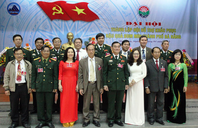 Ban chấp hành Hội hỗ trợ khắc phục hậu quả bom mìn thành phố Đà Nẵng giai đoạn 2017-2022 gồm 17 đồng chí, do Thiếu tướng Nguyễn Viết Hoàng làm Chủ tịch kiêm Trưởng Ban vận động.