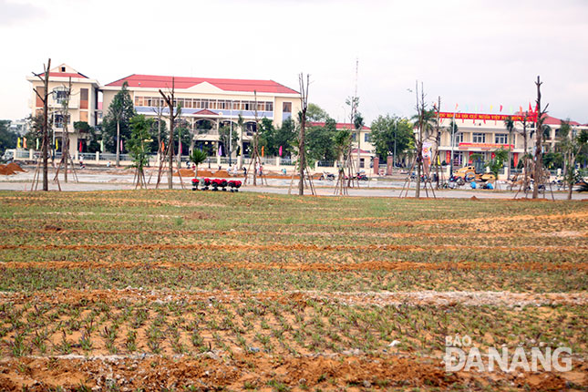 Công viên Trung tâm Hành chính quận Liên Chiểu đang gấp rút hoàn thành giai đoạn đầu để đưa vào phục vụ nhân dân dịp kỷ niệm 20 năm thành lập quận.