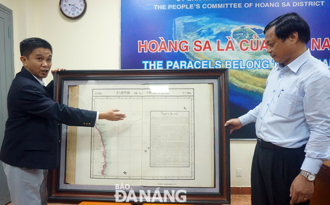  Mr Thang (left) with the map