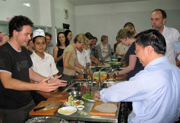 VAVC and ANU students exchanging cuisine culture