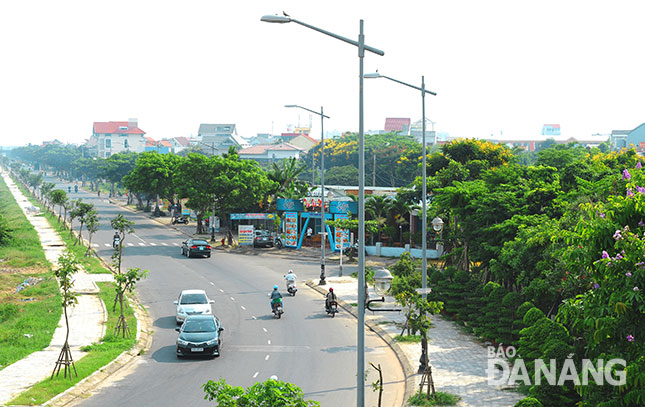 Sau 2 năm triển khai thực hiện “Năm văn hóa, văn minh đô thị” đã khắc họa bức tranh nhiều màu sắc cho thành phố đang thay da đổi thịt hằng ngày. Ảnh: ĐẶNG NỞ