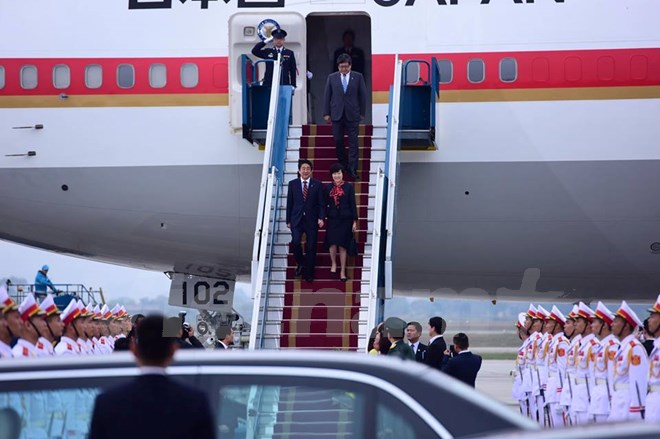 Chuyến thăm chính thức Việt Nam của Thủ tướng Abe kéo dài trong 2 ngày 16-17/1/2017. (Ảnh: Minh Sơn/Vietnam+)
