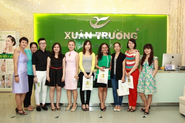 Customers at Xuan Truong Beauty Salon