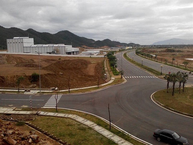 A corner of Hi-tech Park in Hòa Vang District in Đà Nẵng City. The city invest in infrastructure to lure investors in the park. — VNS Photo Đoàn Hùng Anh Read more at http://vietnamnews.vn/economy/349214/central-city-invests-in-infrastructure-of-hi-tech-park.html#4urI4WkLD47ZDeQm.99