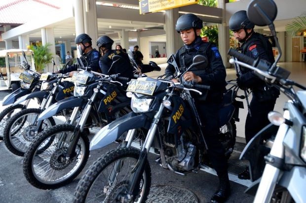 Indonesian Special Police prepare to patrol at Ngurah Rai Airport in Denpasar on Indonesia's resort island of Bali (Photo: thestar.com.my)
