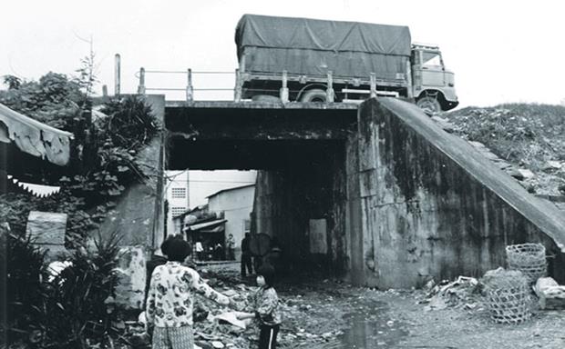   In the past, a bridge area on Le Duan street faced problems of severe environmental pollution and social evils …