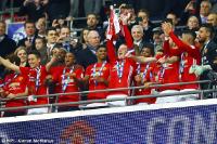 Ibrahimovic thăng hoa, MU vô địch League Cup