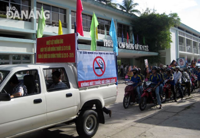 Trường Cao đẳng Công nghệ Đà Nẵng tham gia tuyên truyền phòng, chống tác hại thuốc lá.  						    Ảnh: H.A