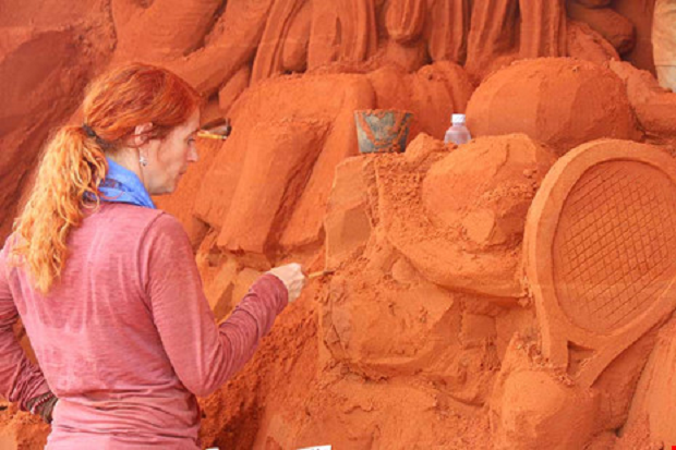 Marielle Heessels from the Netherlands at Phan Thiet's new sand sculpture park. Photo by the Vietnam News Agency