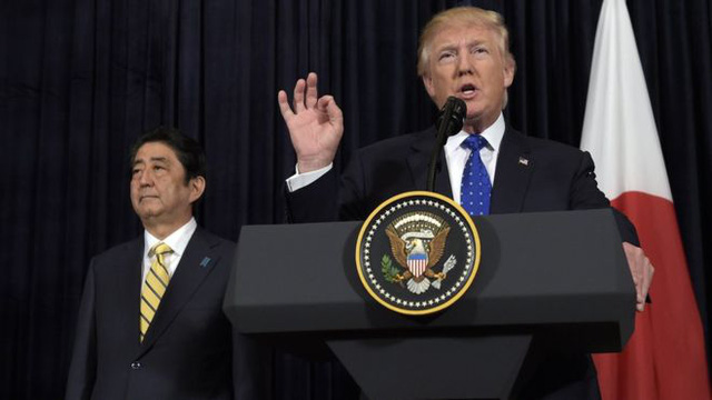 Tổng thống Mỹ Donald Trump và Thủ tướng Nhật Bản Shinzo Abe (Ảnh: AP)