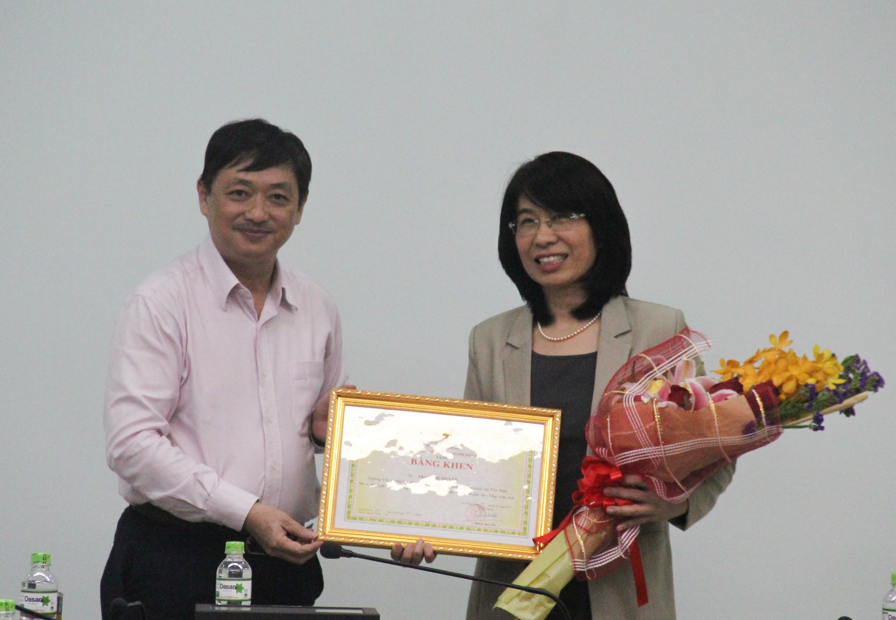  Vice Chairman Dung and Ms Huyen 