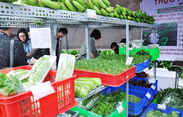  A stall offering organic agricultural products