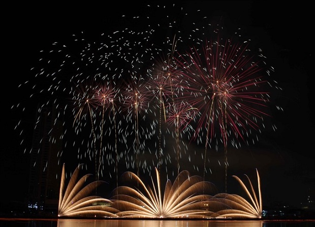 A fireworks performance in the sky over Da Nang's Han River (Photo: VNS)