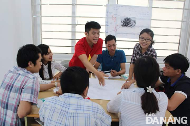 Nhiều thanh niên Đà Nẵng được tham dự các lớp tập huấn về kỹ năng kinh doanh. Ảnh: T.Y