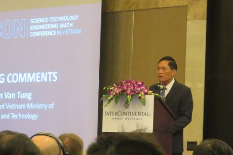 Deputy Minister of Science and Technology Tran Van Tung addresses the conference (Photo: ​baomoi)