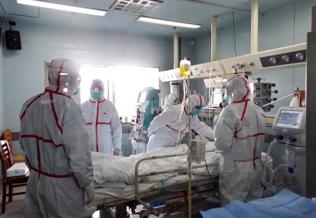 A patient with H7N9 bird flu infection treated in a Chinese hospital (Photo: AFP/VNA)