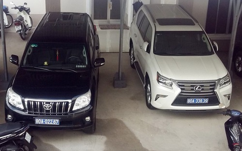 Chiếc xe Lexus trắng do doanh nghiệp tặng tỉnh Cà Mau đã được địa phương trả lại.
