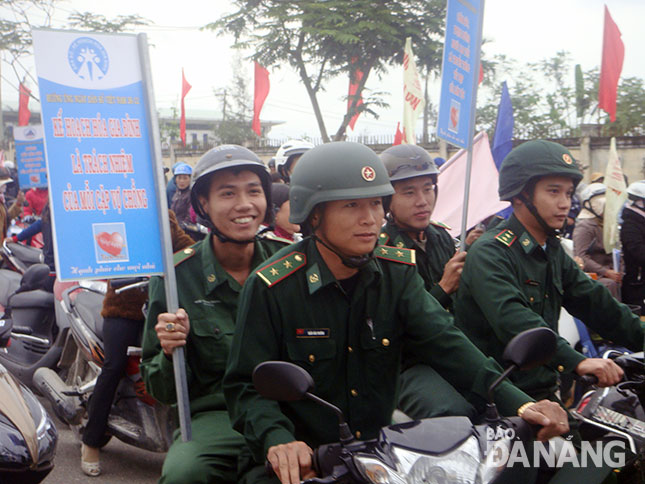 Tuyên truyền Ngày Dân số Việt Nam