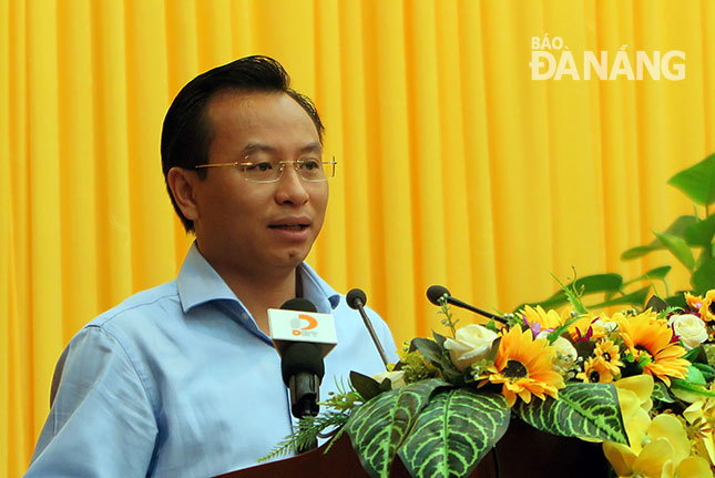 Ủy viên Trung ương Đảng, Bí thư Thành ủy, Chủ tịch HĐND thành phố Nguyễn Xuân Anh phát biểu kết luận hội nghị. 