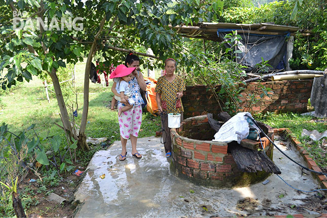 Bà con thôn Phước Hậu (xã Hòa Nhơn, huyện Hòa Vang) vẫn phải sử dụng nước giếng.