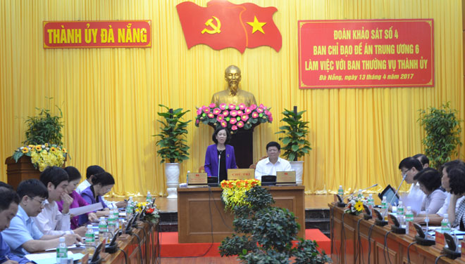 Ủy viên Bộ Chính trị, Bí thư Trung ương Đảng, Trưởng ban Dân vận Trung ương Trương Thị Mai phát biểu chỉ đạo tại buổi làm việc với Ban Thường vụ Thành ủy.