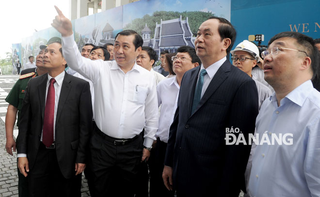 President Quang (2nd right) and Chairman Tho (2nd left) at the InterContinental Danang Sun Peninsula Resort