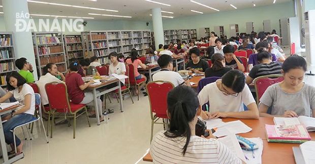  The Da Nang General Science Library attracts a large number of readers