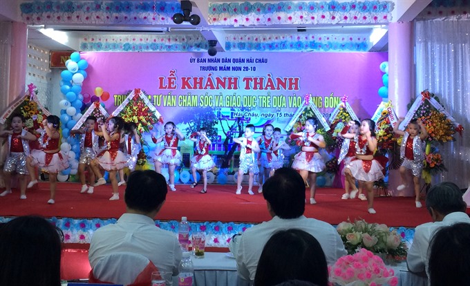 The community-based Children Consultation, Care and Education Centre opened recently at the October 20 Kindergarten in Hải Châu District, Đà Nẵng. — VNS Photo Read more at http://vietnamnews.vn/society/375339/da-nang-gets-community-based-child-care-education-centre.html#r8eWPQWF2L8CZ6Ei.99