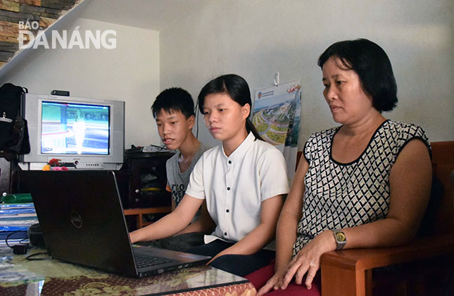 Nhờ chính sách giảm nghèo, chị Nguyễn Thị Diệu Hiền từng bước ổn định kinh tế và có điều kiện nuôi dạy các con ăn học, trưởng thành.                      