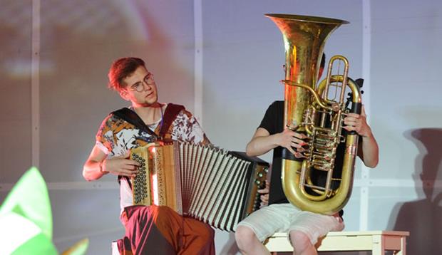 A performance on musical instruments by Austrian artistes