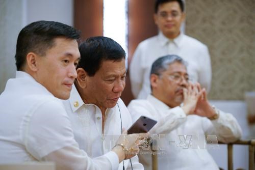 Philippine President Rodrigo Duterte (second, left). (Photo: VNA)