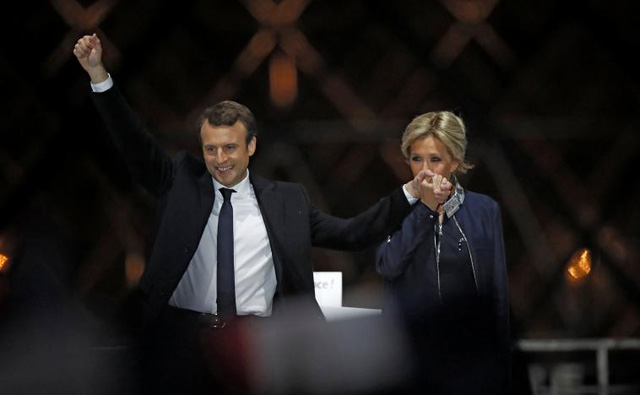 Kết quả kiểm phiếu cuối cùng trong cuộc bỏ phiếu bầu tổng thống Pháp vòng hai diễn ra hôm qua 7/5 cho thấy, ứng viên trung dung Emmanuel Macron giành chiến thắng áp đảo với hơn 66% số phiếu bầu. (Ảnh: Reuters)