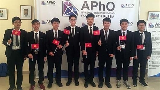 The Vietnamese team at the Asian Physics Olympiad.(Photo: Ministry of Education and Training)